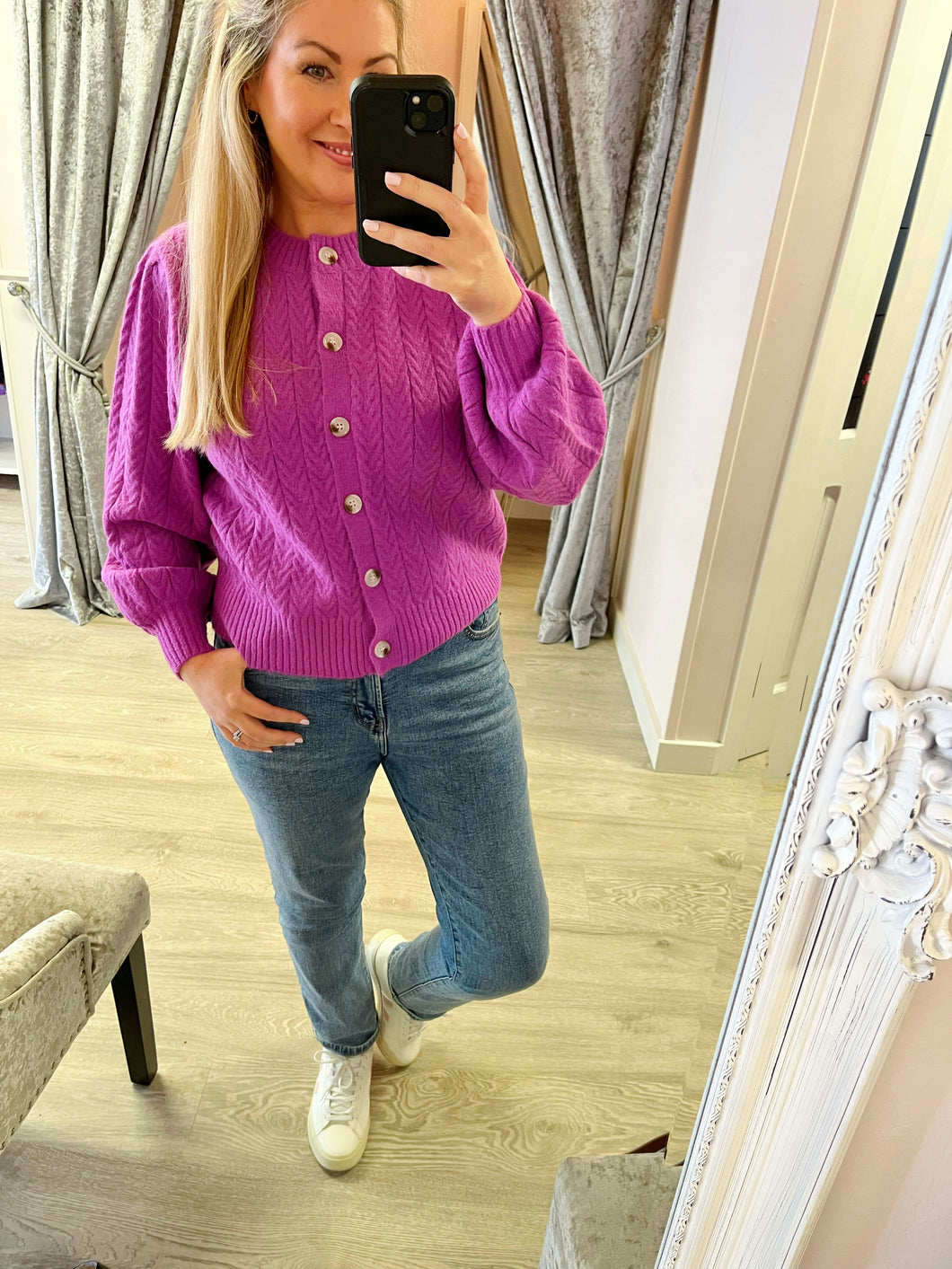 Vanille Cable Knit Cardi in Magenta